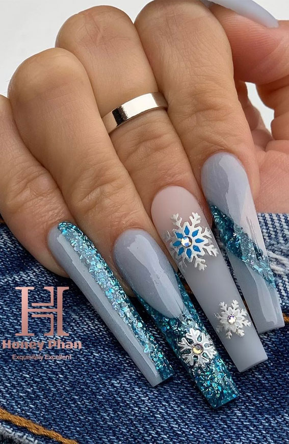 christmas nail designs 2020, christmas nail designs 2020, christmas nail art, easy christmas nail art, christmas nail ideas, christmas nail designs acrylic, christmas nails, festive christmas nails, festive nails, holiday christmas nails