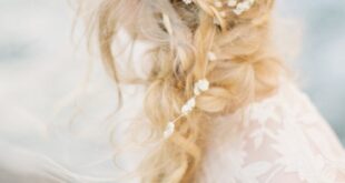 25 Chic And Timeless Beach Wedding Hairstyles