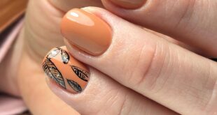 35 Trending Fall Nail Colors of 2020 You Have to Try Out