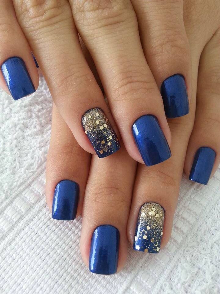 Reverese glitter ombre accent nail