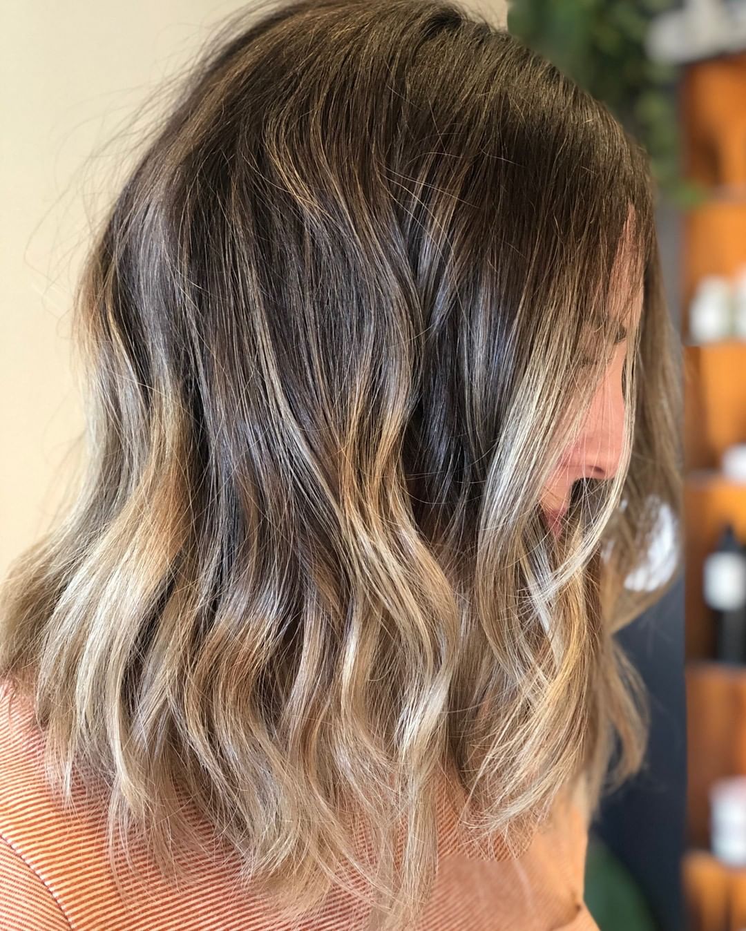 medium hairstyle with highlights