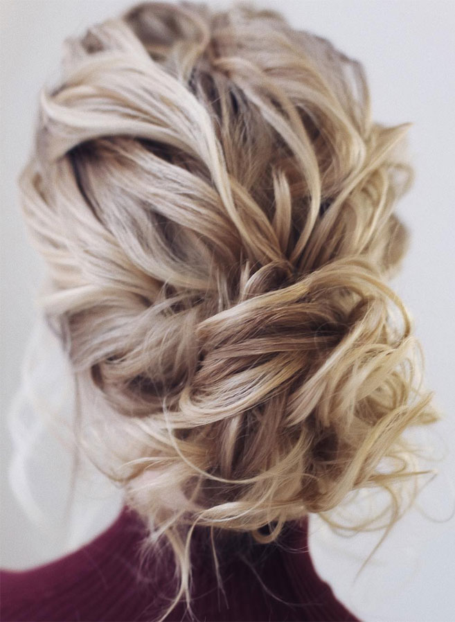 11 Gorgeous hairstyles for WAVY HAIR that perfect for any occasion - half up half down hairstyle #hairstyle #weddinghair #promhairstyle #prom #wedding .hair down wedding hairstyle , wedding hairstyles ,wedding hairstyles #weddinghair #hairstyles #updo #bridalhair #promhairstyle #texturedupdo #messyupdo