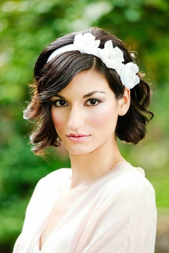 12 Short Wedding Hairstyles for Brides { Pretty short wedding hair ideas }