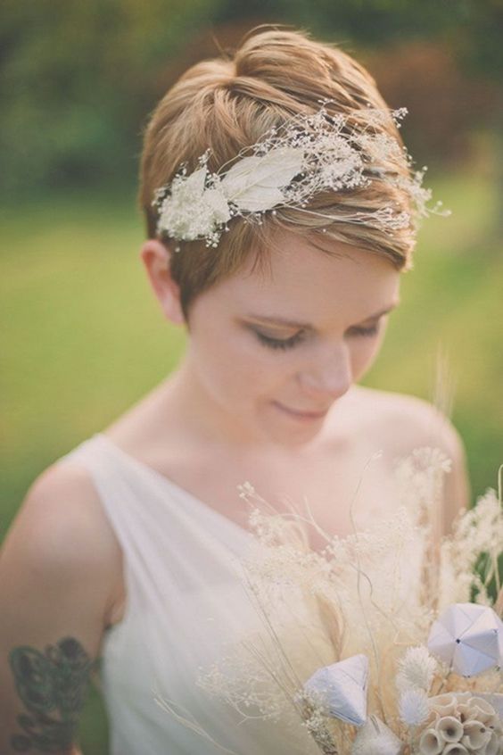 12 Short Wedding Hairstyles for Brides { Pretty short wedding hair ideas }