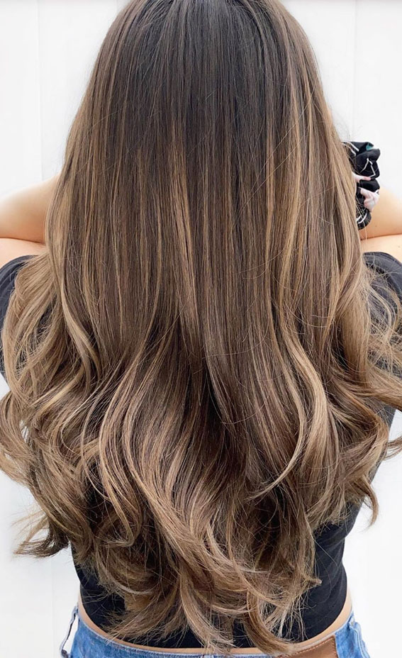 brunette balayage, brunette balayage 2020, hair color trends, brunette highlights, brown hair with highlights, autumn hair color , brunette with copper, 