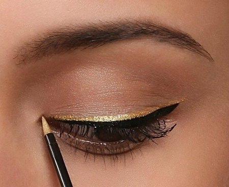 Metallic top lined liner