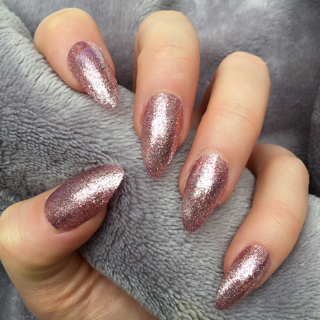 Glitter rose gold nails