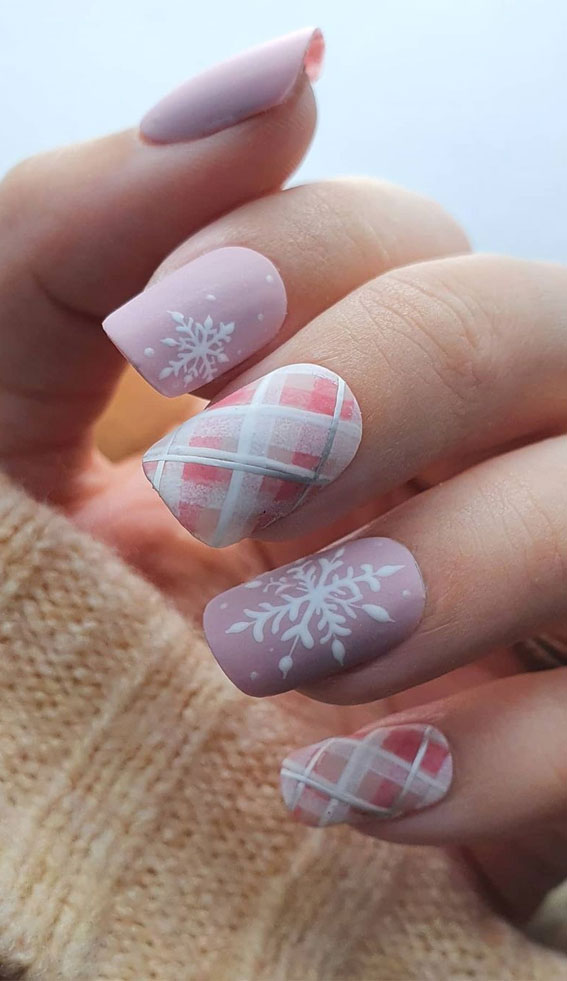 christmas nail designs 2020, christmas nail designs 2020, christmas nail art, easy christmas nail art, christmas nail ideas, christmas nail designs acrylic, christmas nails, festive christmas nails, festive nails, holiday christmas nails