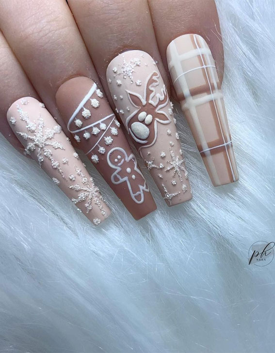 neutral christmas nails, christmas nail designs 2020, christmas nail designs 2020, christmas nail art, easy christmas nail art, christmas nail ideas, christmas nail designs acrylic, christmas nails, festive christmas nails, festive nails, holiday christmas nails