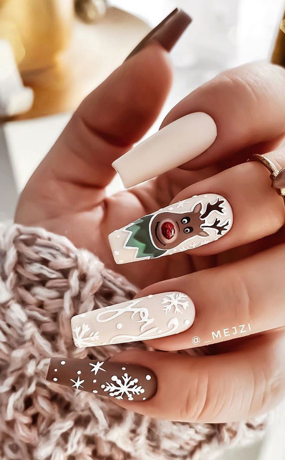 neutral christmas nails, joyful nails, christmas nails, christmas nails 2020, christmas nails designs, christmas nails designs 2020, christmas nail art designs 2020, festive nails , festive nails 2020