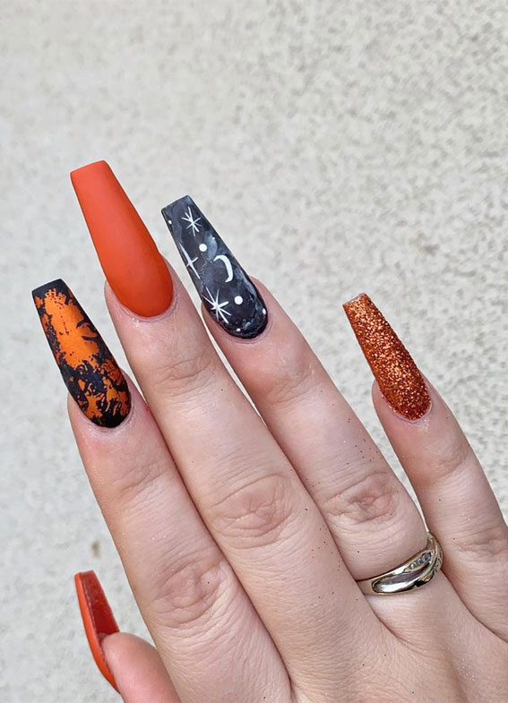 glitter halloween nails, mixed halloween nails, halloween nails, halloween nail art, halloween nail designs 2020