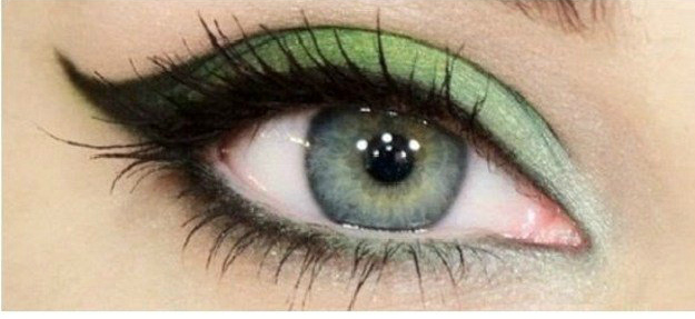 Green Cat Eye Makeup