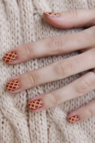 Criss cross grid nail art thanksgiving