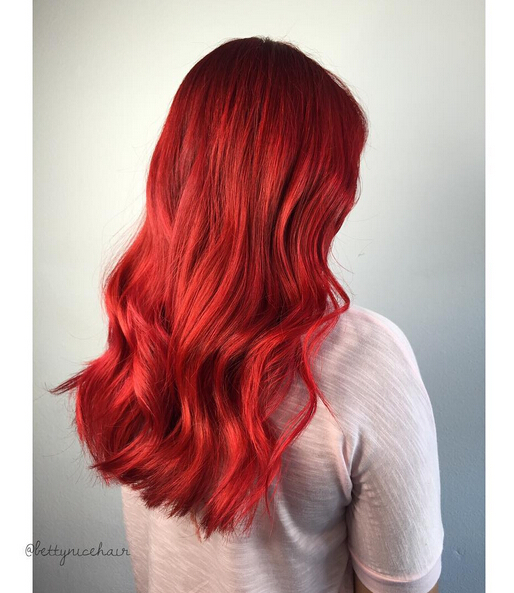 Long Wavy Hairstyle for Red Hair