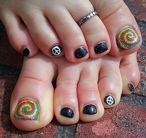 Lovely Multicolored Toe Nail Art Design for Square Nail