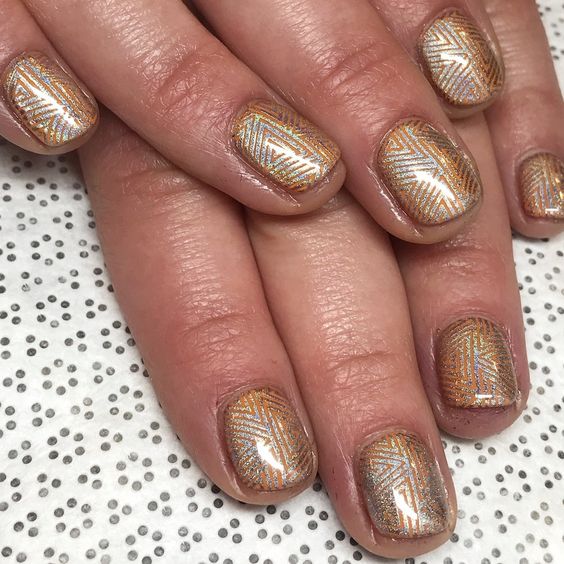 Silver Patterned Golden Short Nails