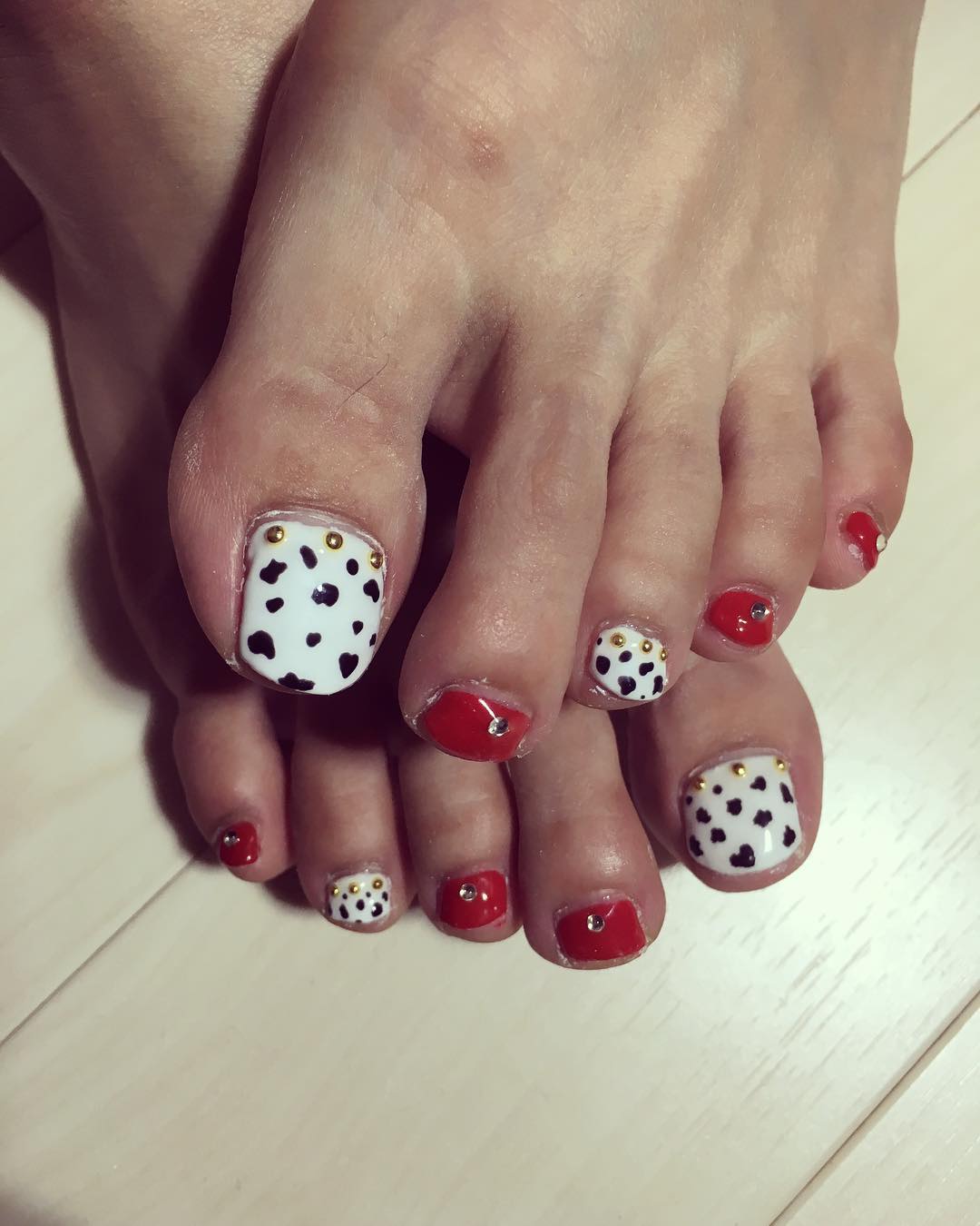 Elegant Foot Nail Art Design