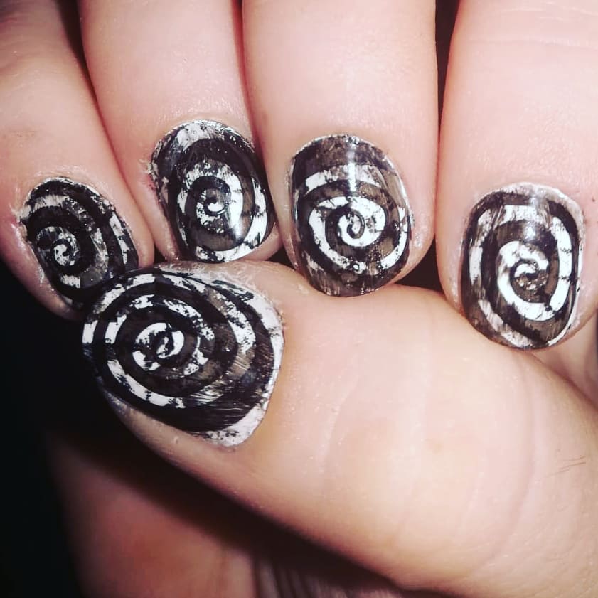 Spiral Black Nail Art for Short White Nails