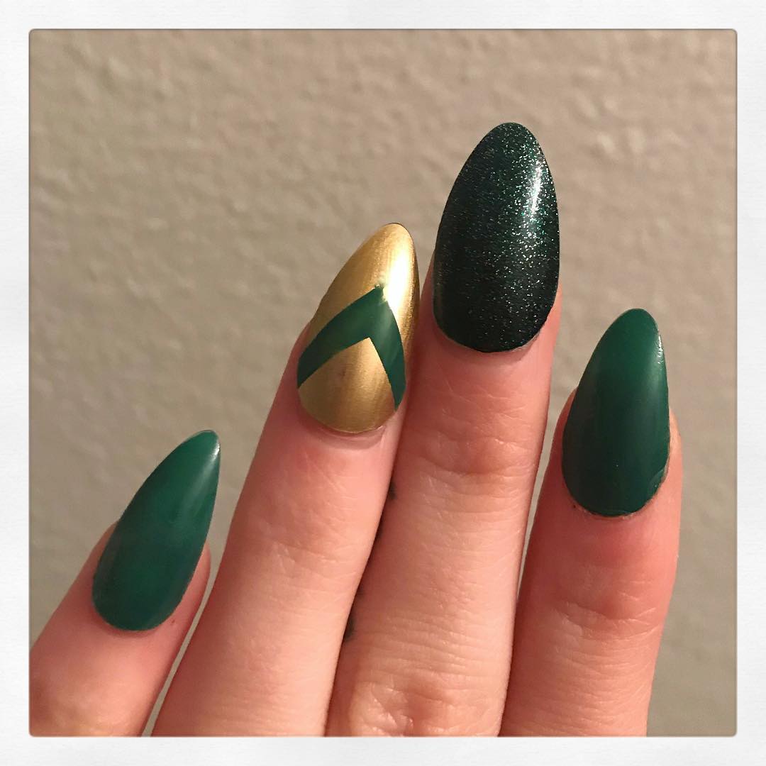 Dark Green Nails with Exceptional Golden Nail Art