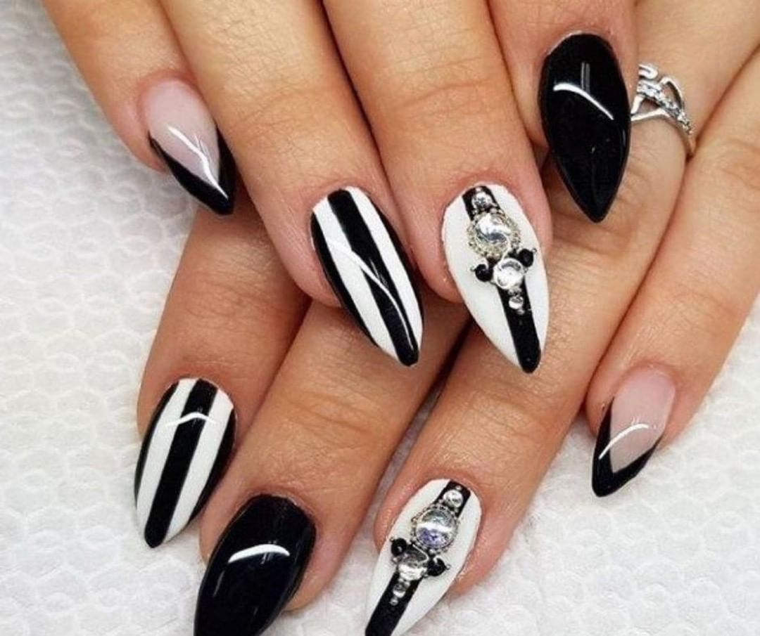 Easy DIY Black and White Striped Design Nail Art for Stiletto Nails
