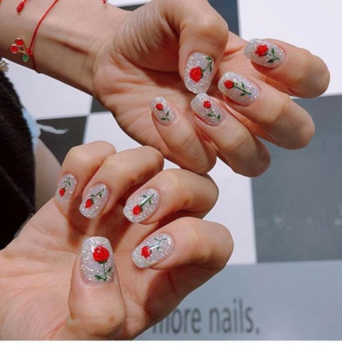 7 Easy Nail Designs That Feel Like Summer rose nail design