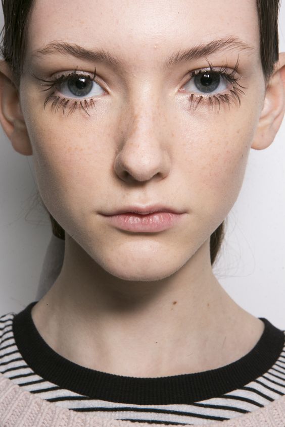 How to Pull off Doll Lashes