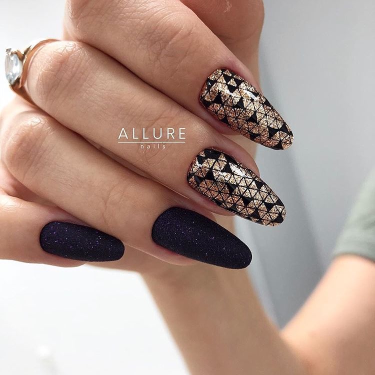 Shinning Black Nails with Golden Nail Art