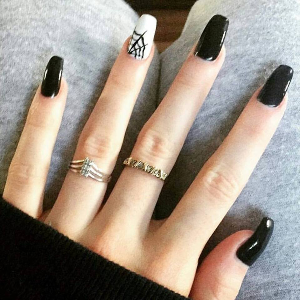 Easy and Charming Black and White Nails for Halloween