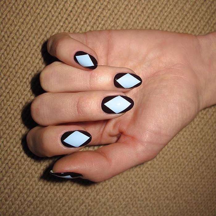 Cute Summer Nail Art to Swoon Over geometric nails