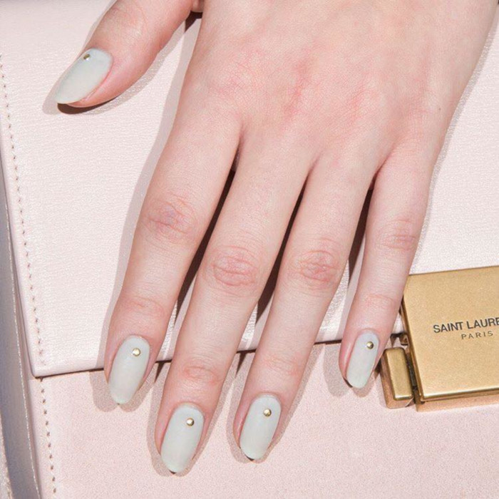 Easy-Nail-Designs-For-Lazy-Girls neutral nails