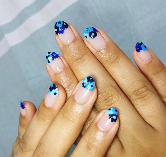 half-dip nails are the new way to do french manicure