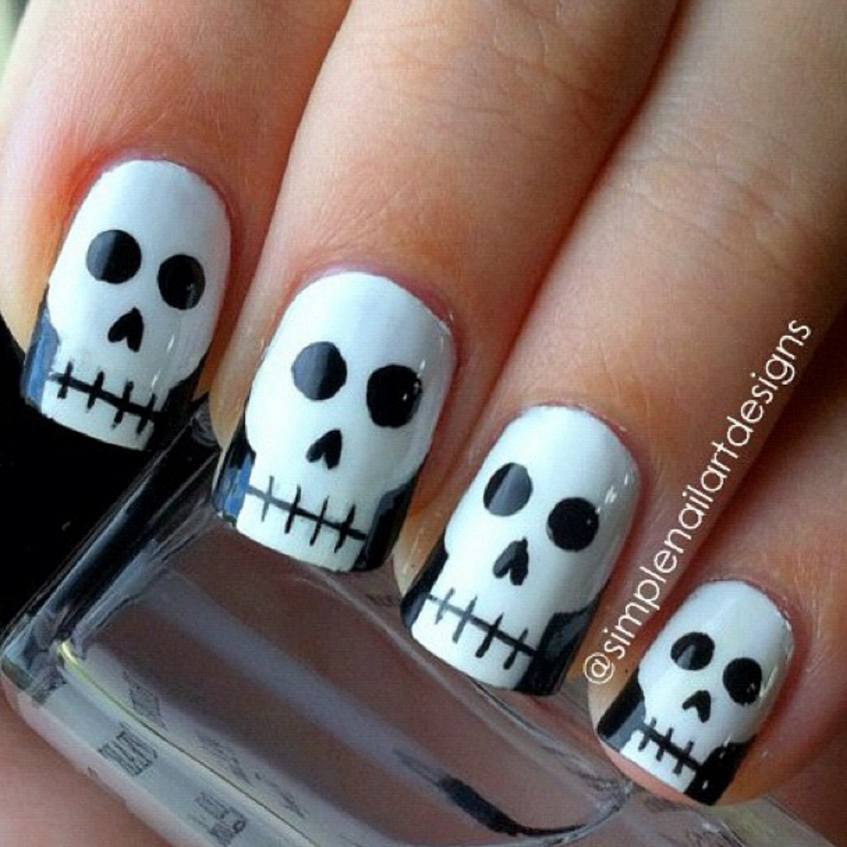 Skulls halloween nails diy