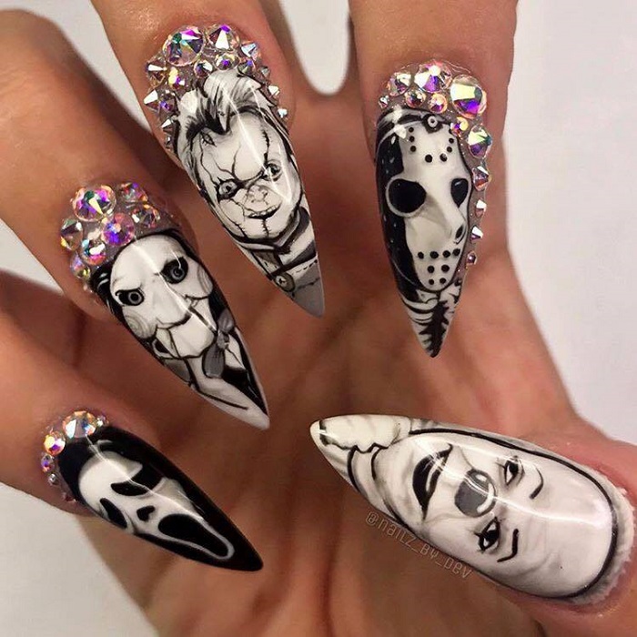 Insane-Halloween-Nail-Art-That-Will-Make-You-Swoon-creepy face nails