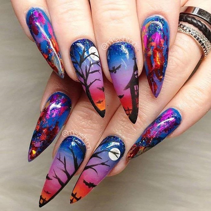 Insane-Halloween-Nail-Art-That-Will-Make-You-Swoon-creepy nails