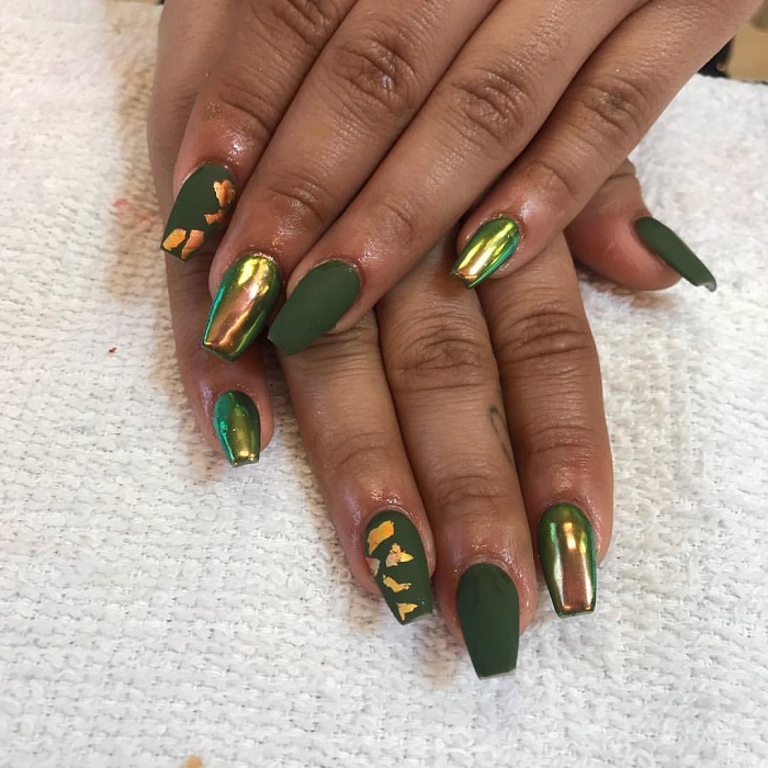 Metallic-Nail-Art-To-Shine-All-The-Way-olive green