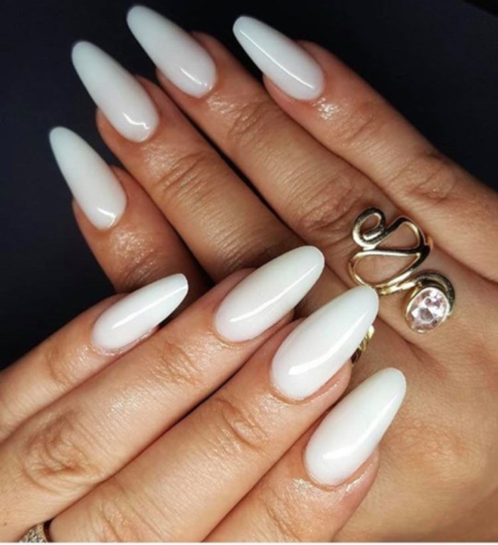 milky nails trend