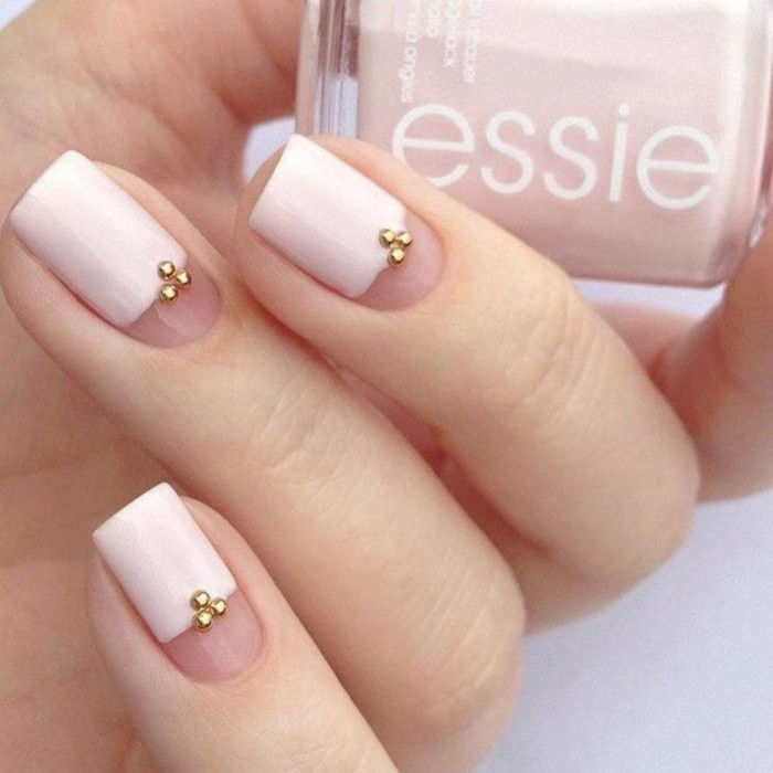 Neutral Nail Ideas That Go With Everything nude nails