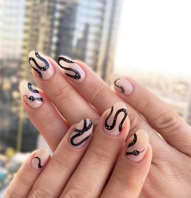 diy halloween nails everyone can recreate