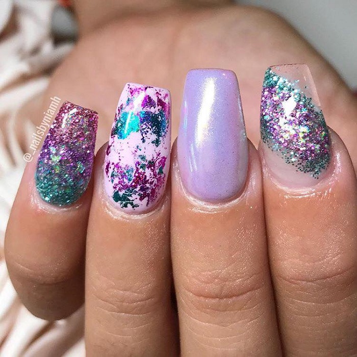 The-Biggest-Fall-2018-Nail-Trends-multiglitter nails