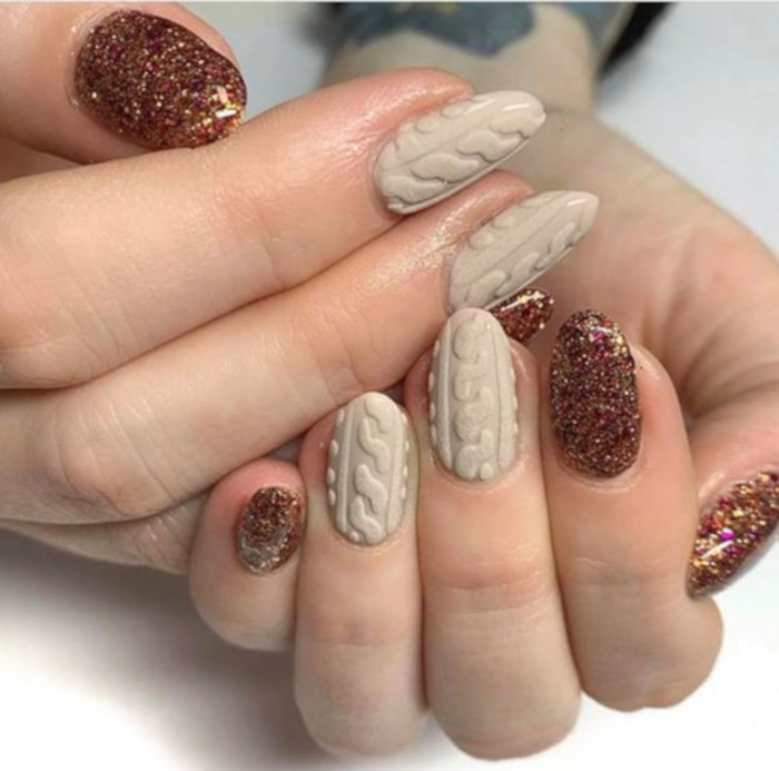 textured nails