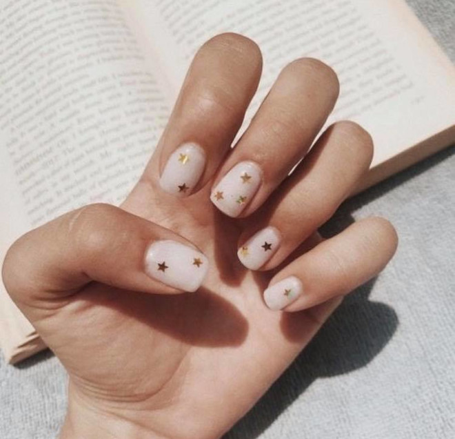 star nails are trending