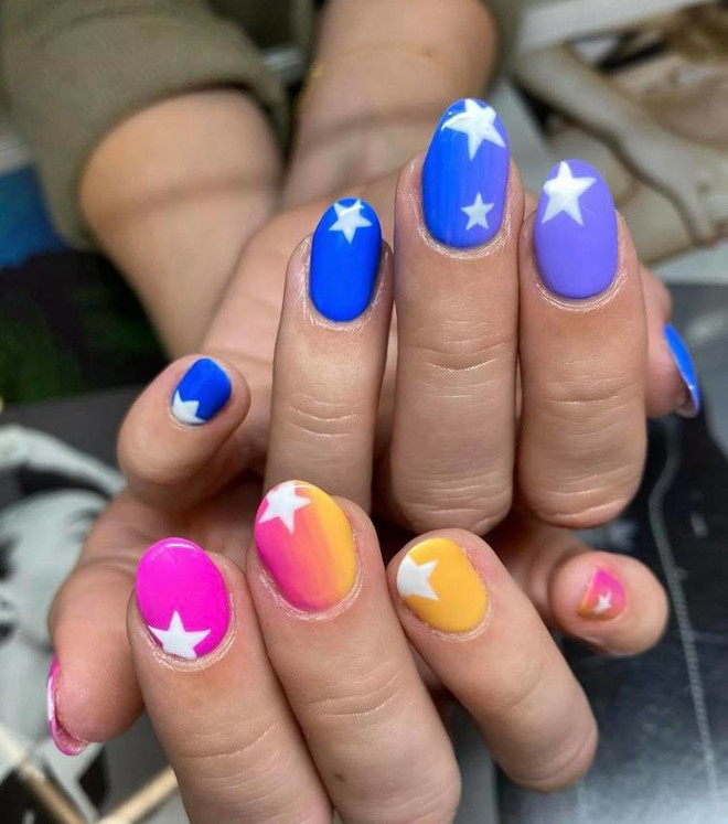 star nails are trending