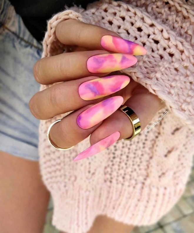 tie-dye nails are trending for fall