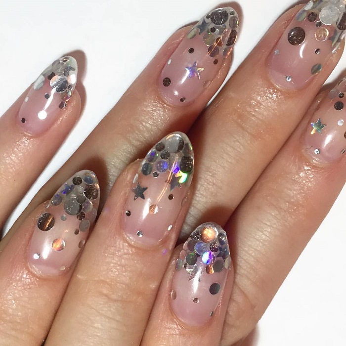 Trendy-Nail-Designs-You-Have-To-Try-This-Winter-glittery nails
