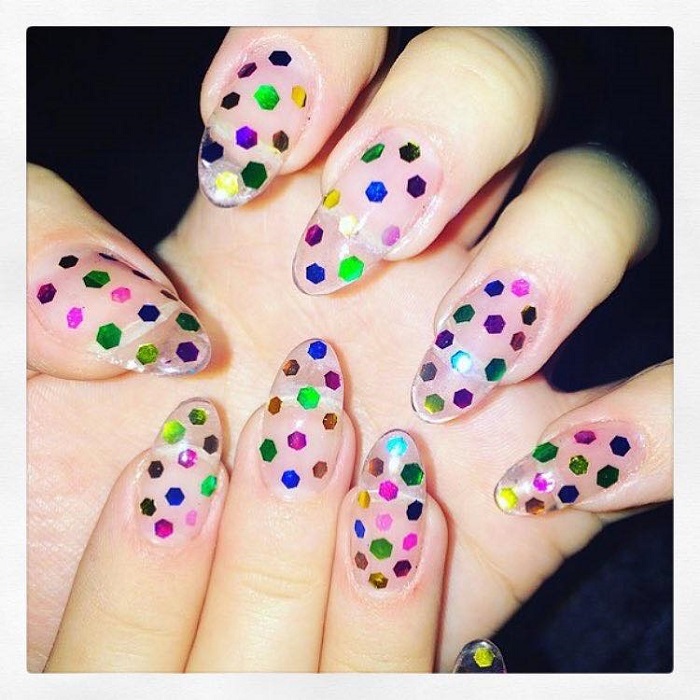 Upgrade-Your-Mani-With-These-Negative-Space-Nail-Art-Ideas-polka dots