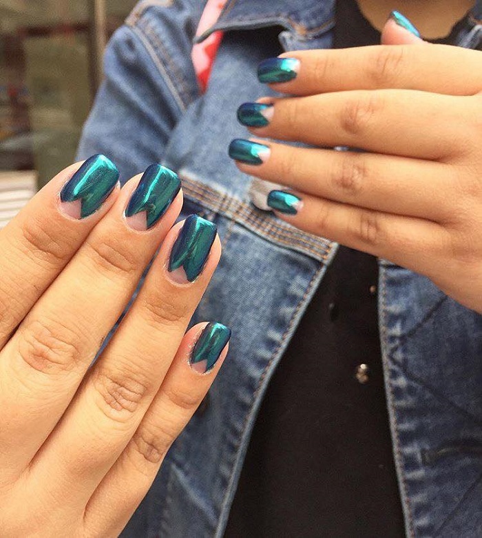 Upgrade-Your-Mani-With-These-Negative-Space-Nail-Art-Ideas-chrome blue
