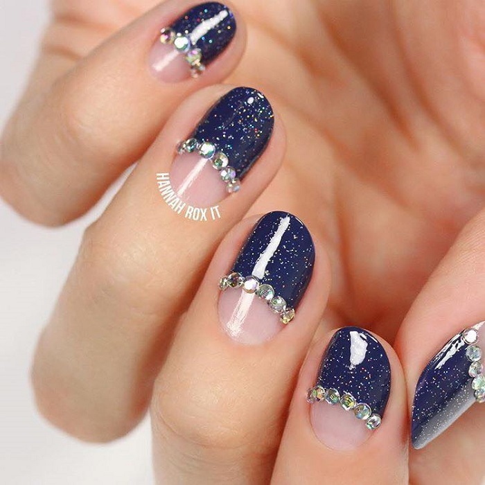 Wedding-Nail-Art-For-The-Sophisticated-Bride-navy stones